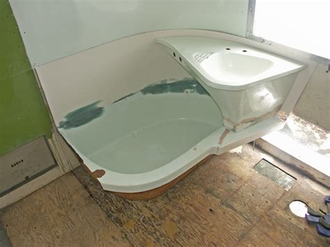 You can avail the services of a plumber who is specialized in rv fitting to get your tub installed. Rv Bathtubs - Bathtub Designs