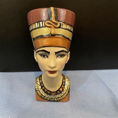 Egyptian Queen Nefertiti Bust Statue 6” H Detailed Craftsmanship