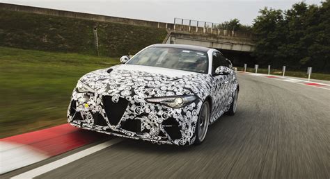 Discover #lameccanicadelleemozioni and share your pics with us using #alfaromeo www.alfaromeo.com. Alfa Romeo: Schneller dank Sauber Motorsport