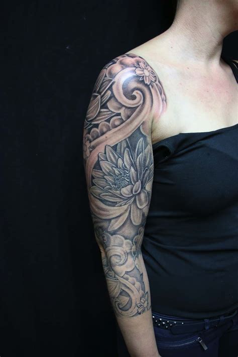 En su pálida piel quedaban algunos tatuajes tribales de estilo animal: Las mejores ideas de Tatuajes en el Brazo para Mujeres ...