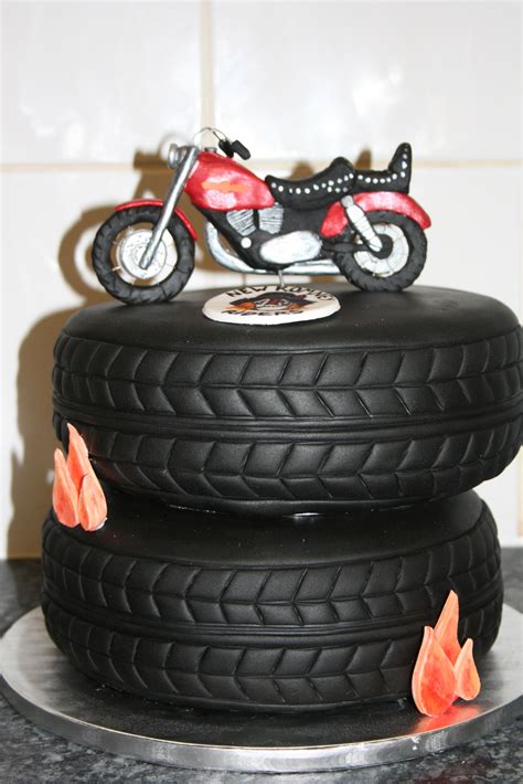 No matter if you live in a hot, humid, cold, or dry area, all roads possess the ability to be rather harsh to your skin should you ever go down. 1000+ images about Harley Cakes on Pinterest | Harley ...