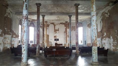 A Glimpse At The Creepy Interior Of The Ohio State Reformatory In