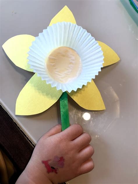 Making A Paper Daffodil Thriftyfun