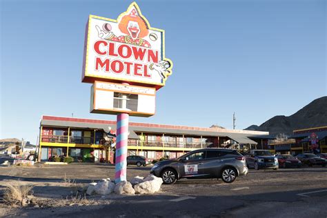 Exploring Our Backyard Come Inside The World Famous Clown Motel