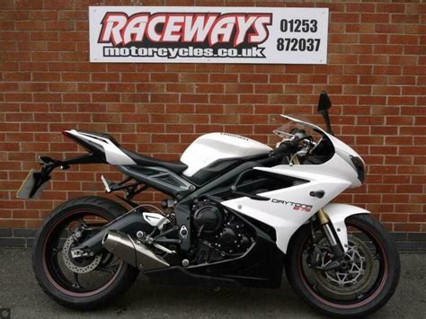 Triumph Daytona 675 Abs White 2015 15 Reg 675cc Motorcycle Full Triumph