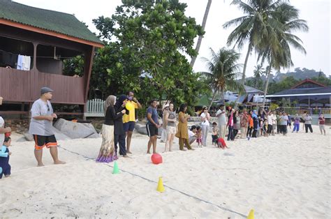 Tertunailah Hasrat Di Hati Sukaneka Tepi Pantai Kampung Salang Pulau