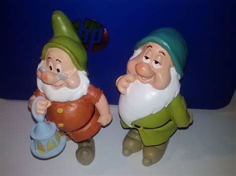 Disney Snow White Seven Dwarfs Garden Gnomes Outside Inside Statues Doc