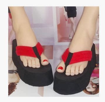 Magnifique tong de marque grendha (elles viennent du brésil) porté peu de fois, ma fille a le pied qui grandit trop vite ! Tongs à talons pour femmes style surfeur lanière colorée unie
