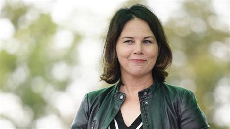 Zuvor war sie von 2009 bis . Grünen-Chefin Annalena Baerbock: Klar kann man als Mutter ...