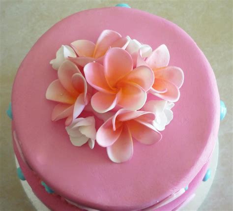 Frangipani Cakes By Jummy Cakes Hawaiian Cake Cupcake Cakes Pretty