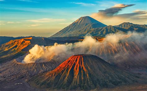 Berikut 18 lokasi yang memiliki pemandangan alam indah saat ini anak gunung krakatau telah menjadi lokasi wisata dengan pemandangan alam yang terindah gunung bromo memang sudah dikenal oleh wisatawan baik lokal maupun mancanegara. Jarank Pulang: Karya Tuhan Di Ujung Timur Pulau Jawa