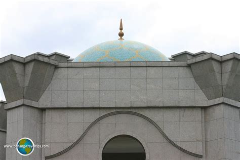 Jawi telah memberikan kebenaran sementara kepada 7 buah surau di wilayah persekutuan untuk menunaikan solat jumaat sepanjang tempoh pkpp bermula 17 julai 2020 agar lebih ramai jemaah berpeluang menunaikan solat jumaat. Masjid Wilayah Persekutuan, Kuala Lumpur