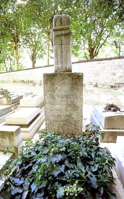 Constantin Brancusis Grave Cimetiere De Montparnasse Paris France Arte París