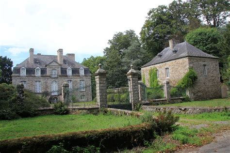 Chateau De La Bruyère à Saint Launeuc Inscrit Mh En 1968