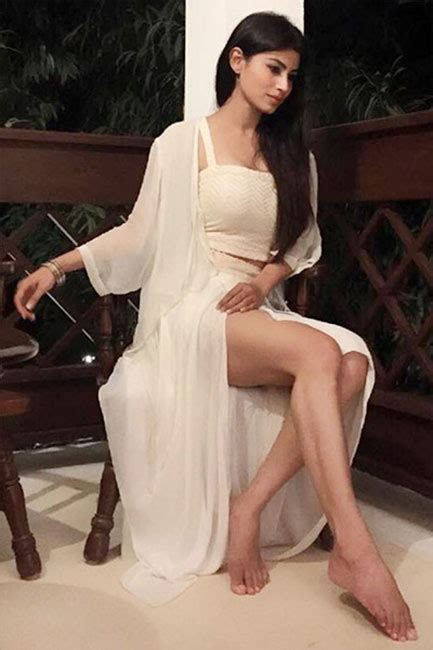 Mouni Roy Flaunts Her Sexy Leg In This Picture