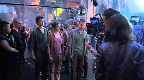 Insurgent in this official sneak peek! THE DIVERGENT SERIES: INSURGENT - Preliminary B-Roll [HD ...