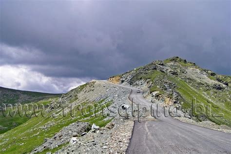 The transalpina or dn67c located in the parâng mountains group, in the southern carpathians of romania, is one of the highest. Transalpina, drumul dintre nori - i-Tour - Proiect ...