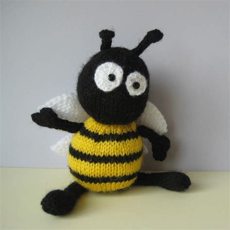 Bumble spotlight has a fixed price of 2 coins per 30 mins. Bumble The Bee Toy Knitting Patterns on Luulla