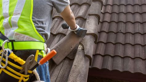 Roof Repair Vs Replacement 6 Tips For Making The Right Decision