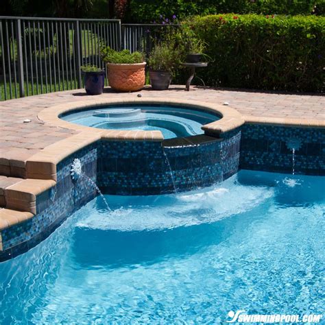 Raised Hot Tub With Spillover Spa Hot Tubs Spa Pool Pool