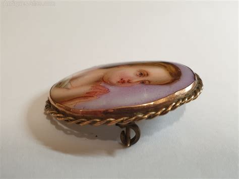 Antiques Atlas Victorian 9ct Gold And Handpainted Porcelain Brooch