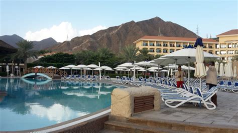 Pool Fujairah Rotana Resort Spa Al Aqah Holidaycheck Fujairah