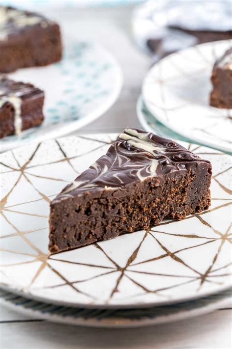 Decadent Flourless Chocolate Tahini Cake