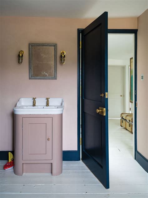 Colour Crush Decorating With Navy Sophie Robinson Bathroom