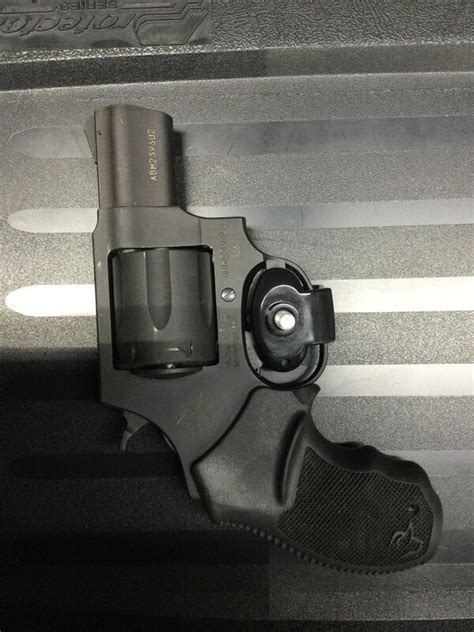 Taurus 2 85631ns 856 With Night Sight And Hogue Grip For Sale
