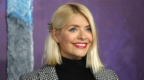 Holly Willoughbys Makeup And Skincare What Does The This Morning Star Use Woman And Home