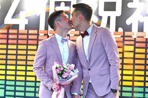 Taiwan Holds First Gay Marriages In Historic Day For Asia