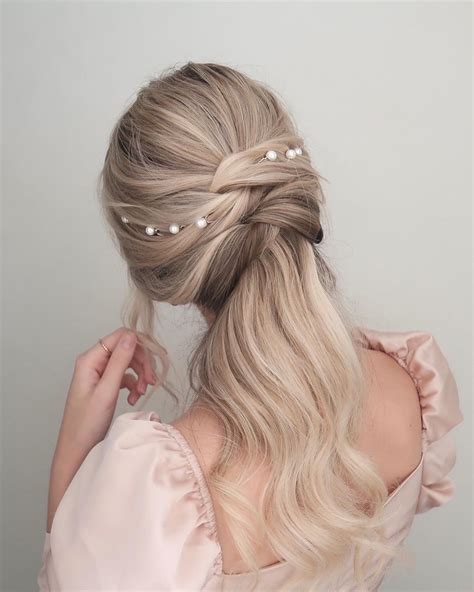 77 Easy And Pretty That Most Admired Prom Hairstyle In 2020