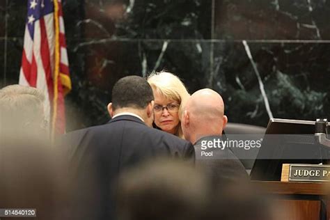 Hulk Hogan Trial Photos And Premium High Res Pictures Getty Images