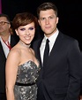 Scarlett Johansson y Colin Jost, enamoradísimos en su debut sobre la ...