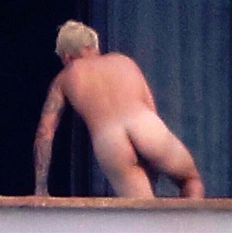 Justin Bieber Nude Selfies