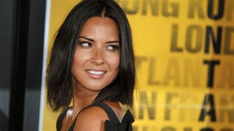 Ouch Olivia Munn Cant Stop Ripping Out Her Eyelashes Fox News