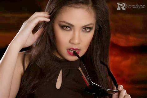Sensual Pinays Ahlex Moreno Bubbly And Gorgeous