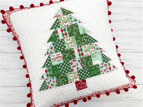 Patchwork Christmas Pillows Free Patterns