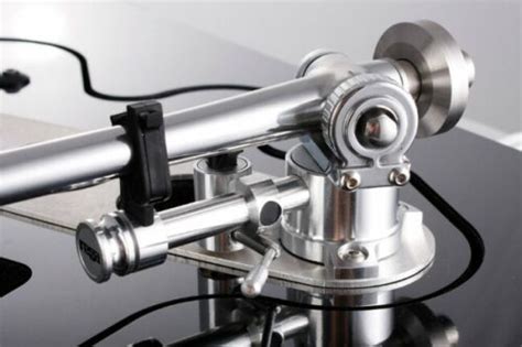 Rega Rb2000 Flagship High Performance 9 Tonearm With Cabling