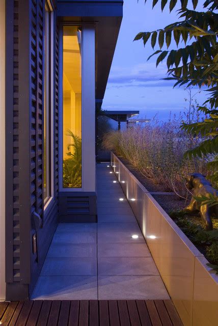 From selecting the best outdoor lights to setting them up, our experts share how to brighten up the outside of your house. In Floor Lighting - Modern - Landscape - new york - by R ...