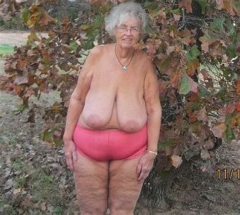 Grandmas Huge Hanging Tits 25 Immagini