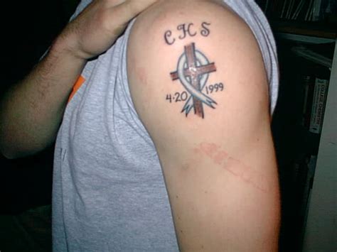 Divine tattoo miami, majamis, pašto kodas 33166. Feather Leaf Tattoo: 30+ Divine Sailor Jerry Hula Girl Tattoo