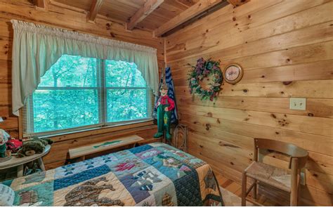 Jan 17, 2018 · believe it or not, there is a huge difference between a cabin and a chalet. Difference Between Drapes and Curtains | Everything Log Homes