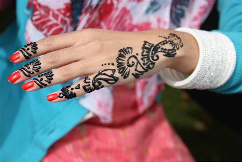 The Dangers Of Black Henna Tattoos