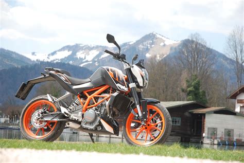 While designing the 690 duke, ktm's engineers have focused on cutting the bike's weight as much as possible. New KTM 390 Duke Image Gallery - Bike Gallery - Autocar India