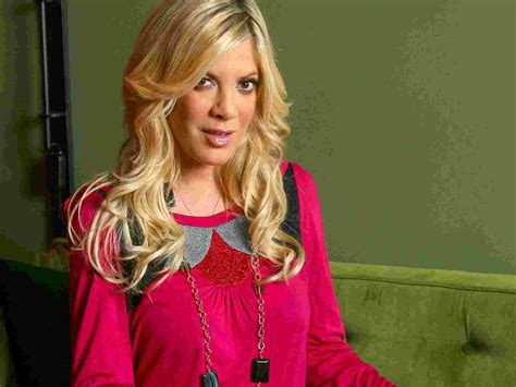 99 Tori Spelling Wallpapers On Wallpapersafari