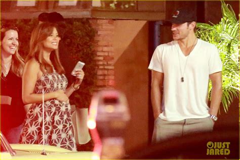 Nick Lachey And Pregnant Wife Vanessa Grab Dinner At The Six Photo 3172848 Nick Lachey