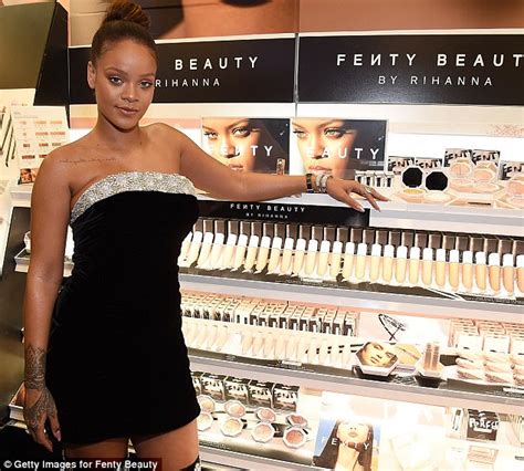 Rihanna Launches Her Fenty Beauty Makeup Line Daily Mail Online