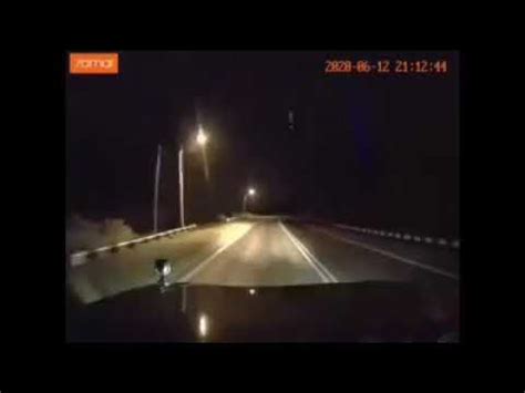 Ini adalah sangat membahayakan kenderaan di arah bertentangan itulah dia info tentang punca kemalangan jalan raya yang ingin kami kongsikan pada hari ini. Salah satu punca kemalangan jalan raya #hati2semasamemandu ...