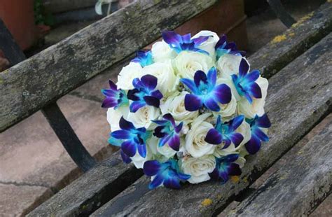 Tips For Making Your Own Wedding Bouquet With Orchids Weddingvibe